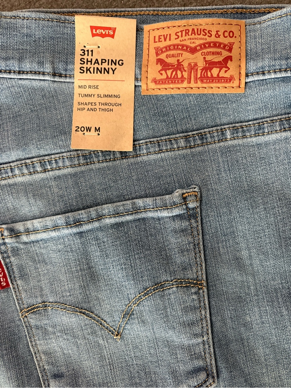 Women’s 20W Levi’s 311 Shaping Skinny Jeans in Light Blue - Picture 2 of 14
